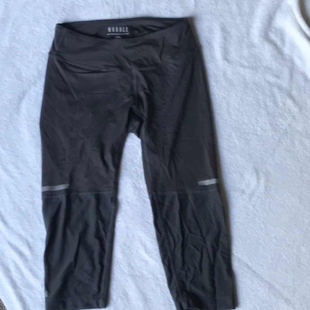 NOBULL charcoal CrossFit Crop Capri Leggings Size Small
